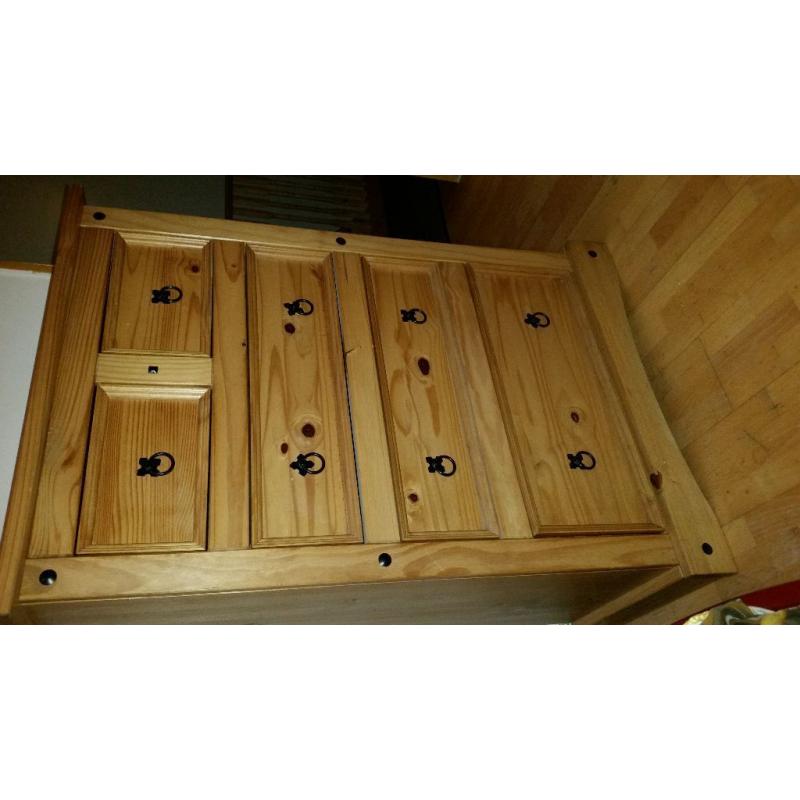 Chest drawers and bedside cabinets