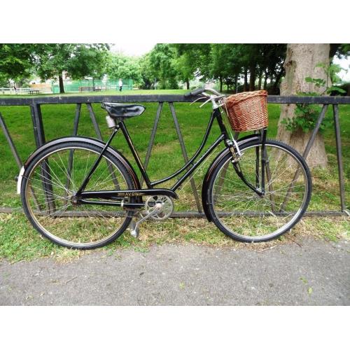 Vintage Ladies Dutch Style Bicycle For Sale. Fully Serviced & Ready To Ride. Wicker Basket.