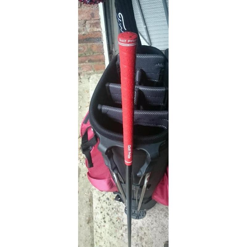 Ping Ti/Zrl + (Tisi tec) 3 wood. Stiff graphite shaft and new grip.