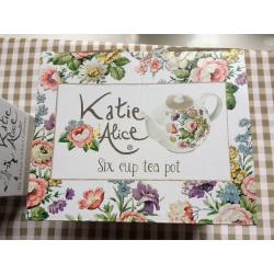 Katie Alice 'Vintage Garland Collection' teapots, plates set