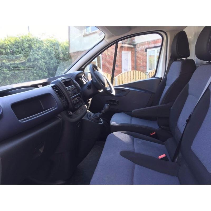 VAUXHALL VIVARO 2900 CDTI 2015 - Only 18500 Miles