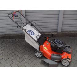 HUSQVARNA PETROL LAWNMOWER SELF PROPELLED