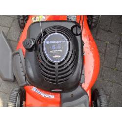 HUSQVARNA PETROL LAWNMOWER SELF PROPELLED