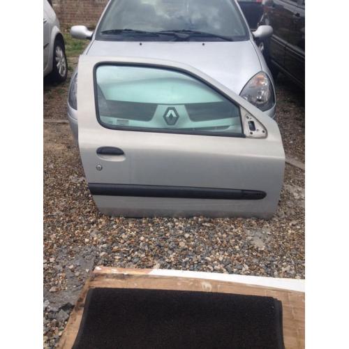 Clio2 driver door