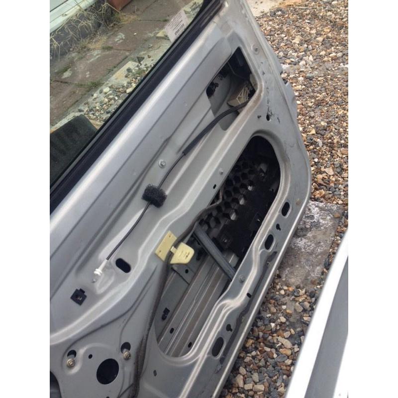 Clio2 driver door