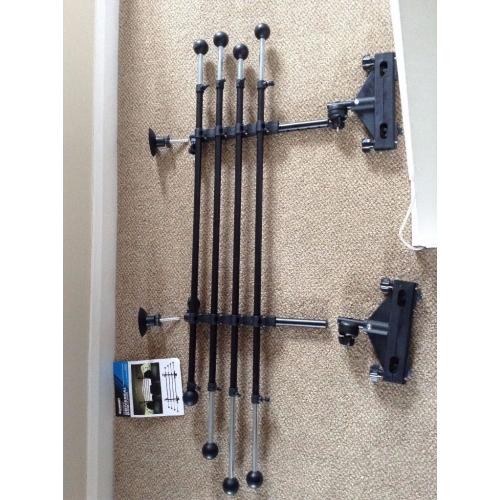 Universal dog guard -never used as dog liked being in a crate.