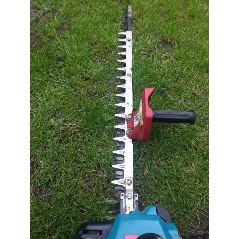 Makata HTR 7610 hedge trimmer 28 inch