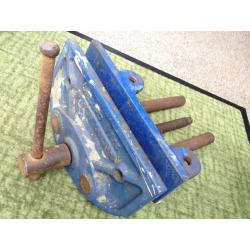 7" wide metal vice / clamp