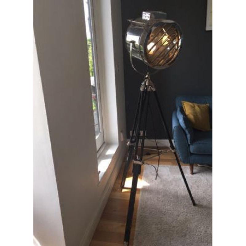 FREE DELIVER- LARGE CHROME PHOTOGRAPHIC HOLLYWOOD FLOORLAMP/ SEARCHLIGHT