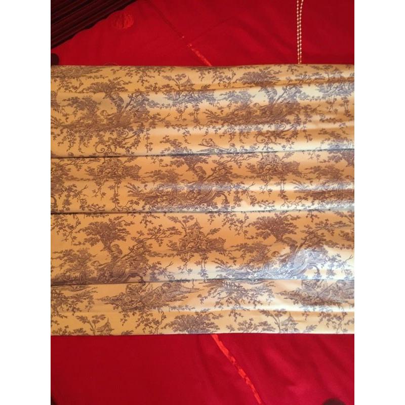Roman blind