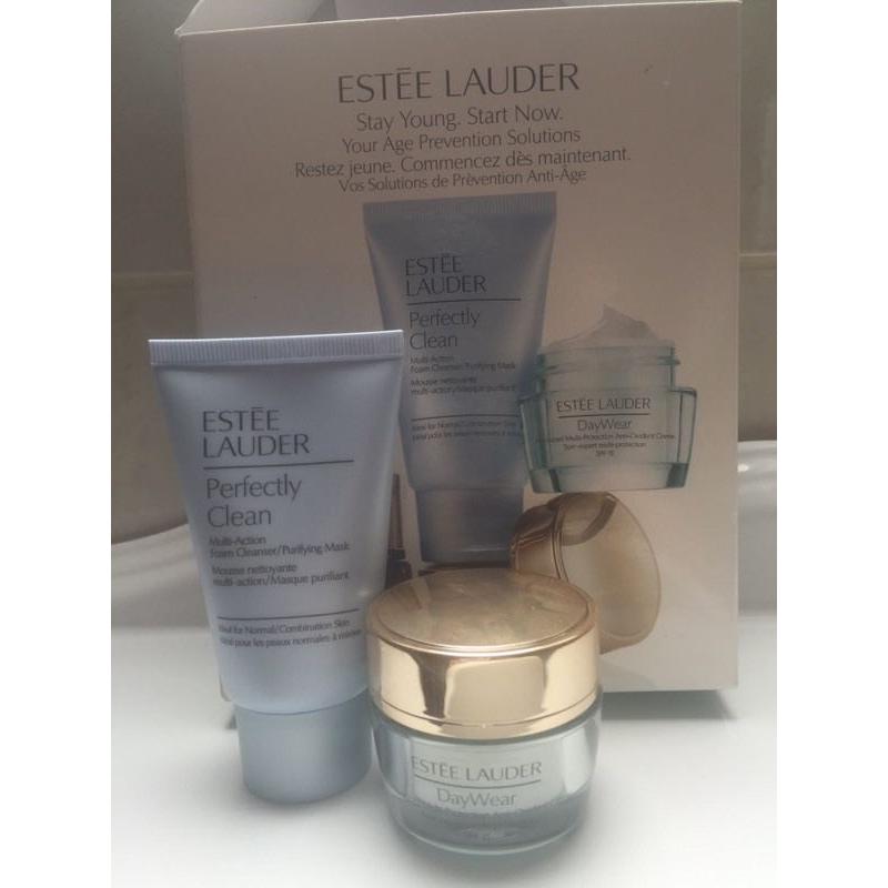 Estée Lauder daywear 15ml and cleanser 30ml