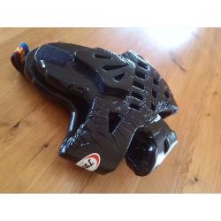 Feet protectors, head guard, gloves and suit for sale
