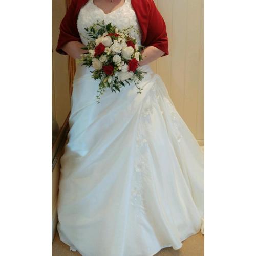 Wedding dress size 20 to 22