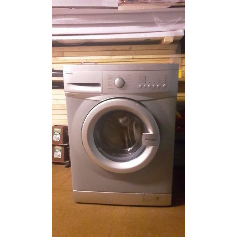 wash machine beko siver 6kg ful working order 13 month old perfect condition nice and clean