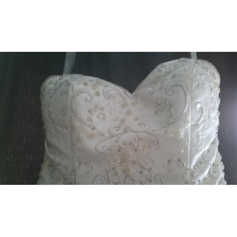 Size 8 Ivory Wedding Dress (Used)
