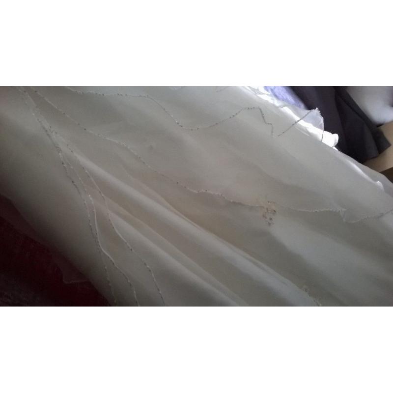 Size 8 Ivory Wedding Dress (Used)