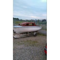 Fishing/day boat with inboard engine