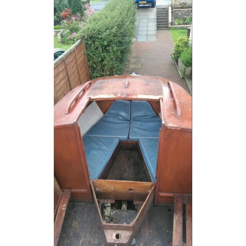 Fishing/day boat with inboard engine