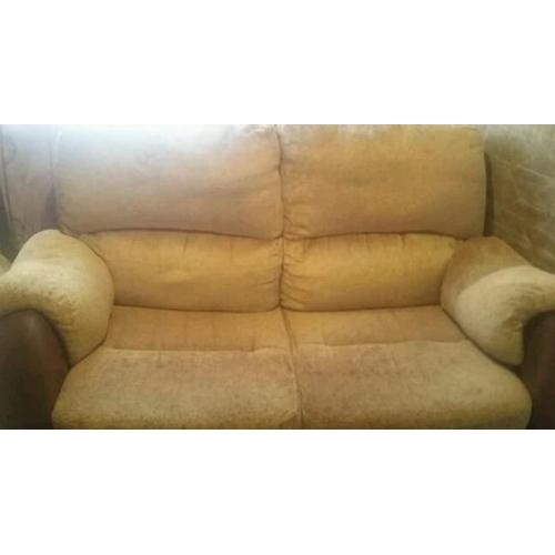 Two sweater couch, good cond, free