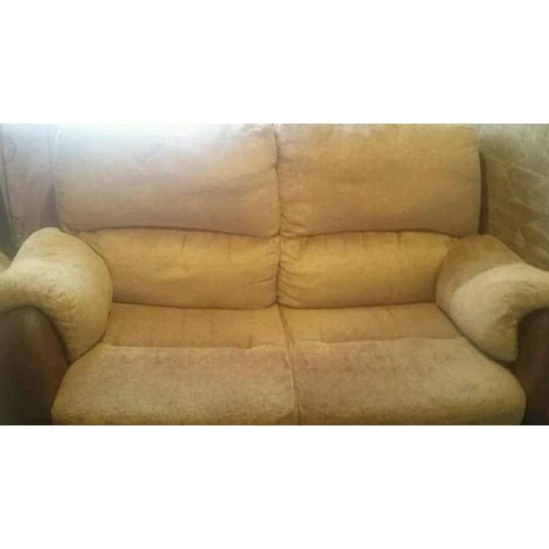 Two sweater couch, good cond, free