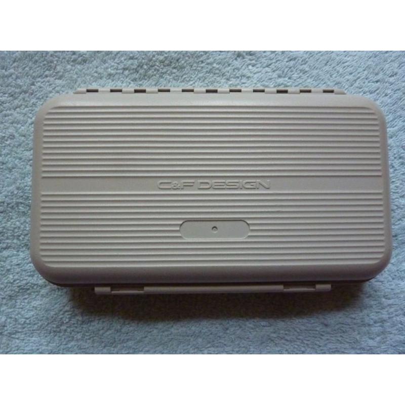 cf design 8 inch flybox and flies