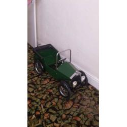 "Old banger" brum type car