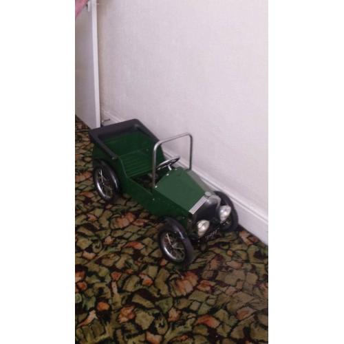 "Old banger" brum type car