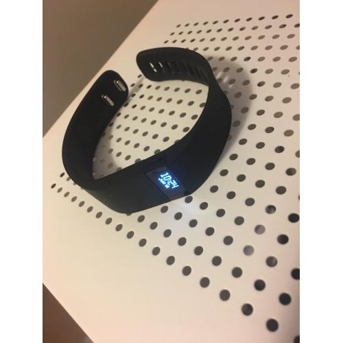 Fitbit Charge - Black - Large
