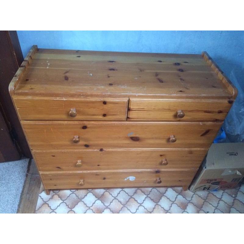 Pine solid chest
