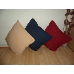 9 CUSHION COVERS WITH PADS