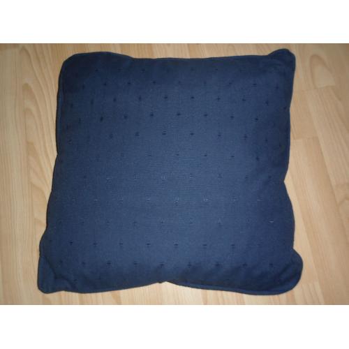 9 CUSHION COVERS WITH PADS