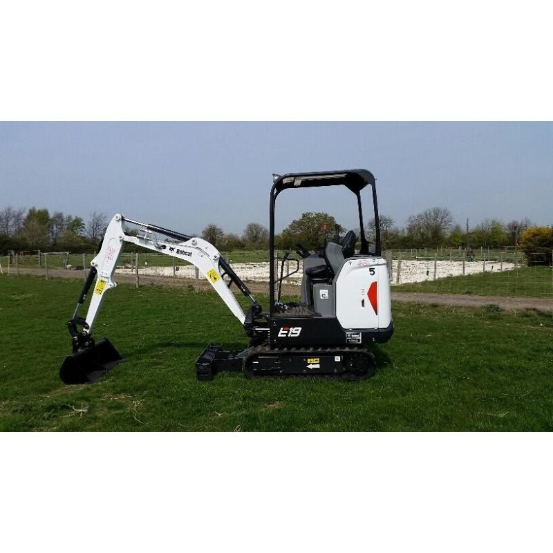 Mini digger hire