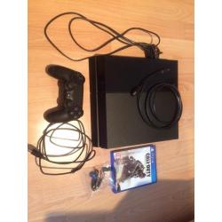 *Like New* Sony PS4 w/ game