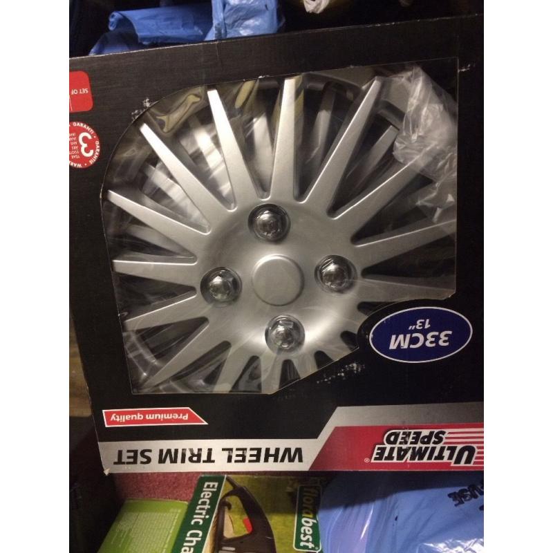 Brand new in box ultimate speed premium quality wheel trim set 33 cm 13 in.