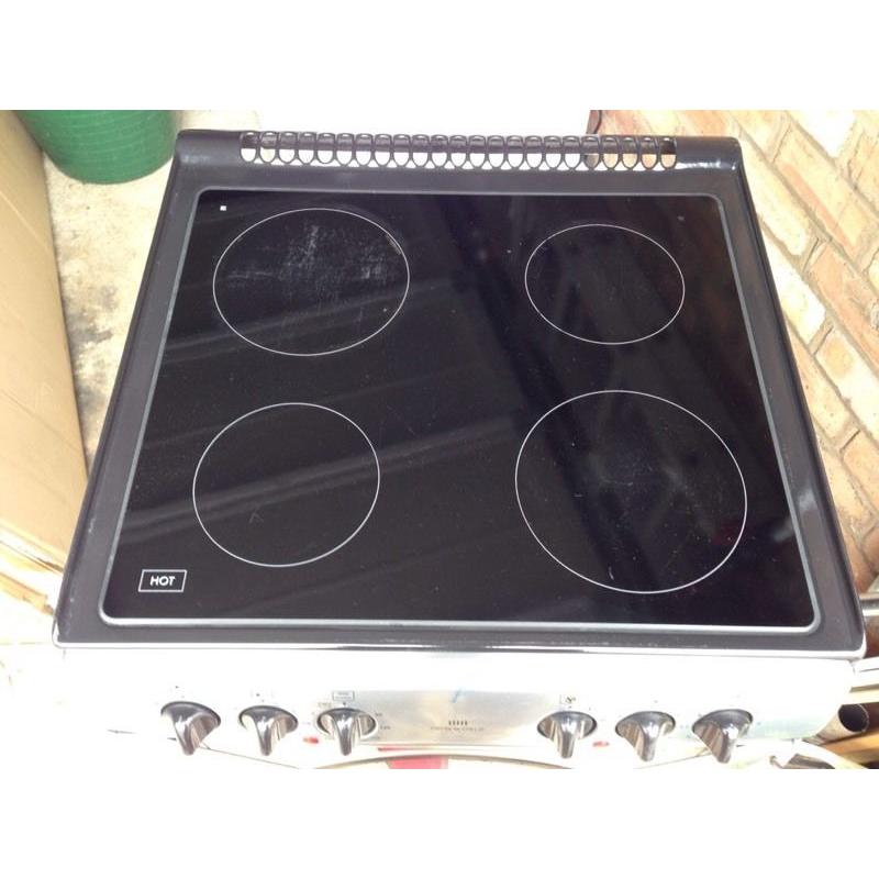 60cm Ceramic Cooker.Delivery offered