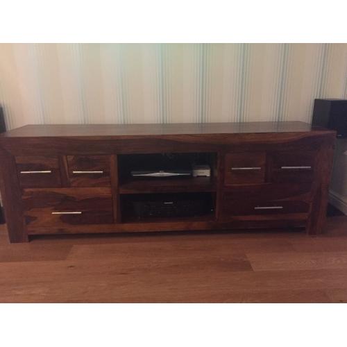 Beautiful solid wood media unit