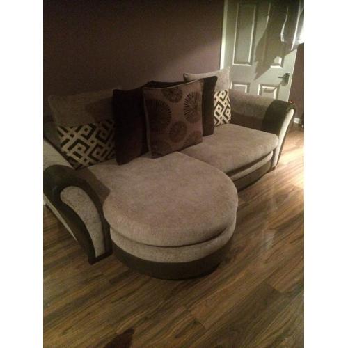 4 seater couch and 2 chairs