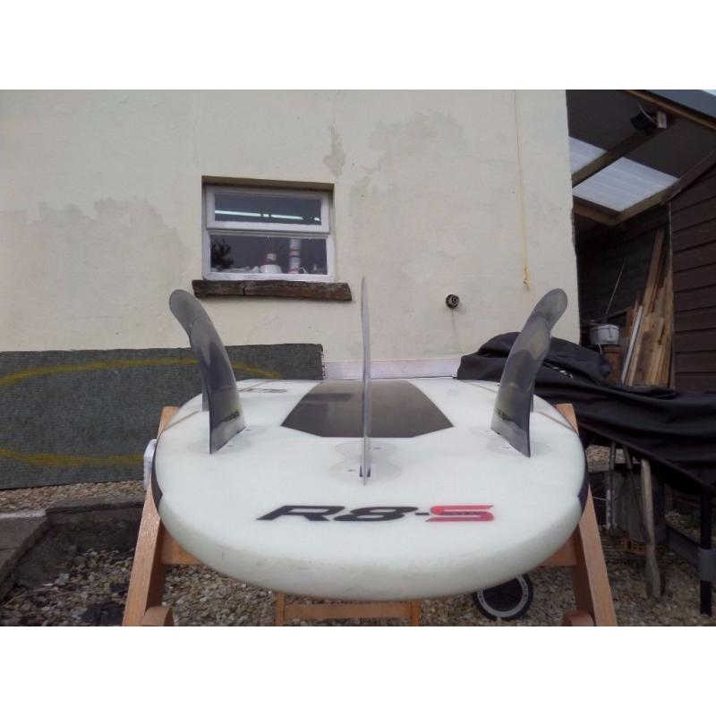 5'7 Resin8 Scoop shortboard surfboard very good condition *comes with all 6 fins*
