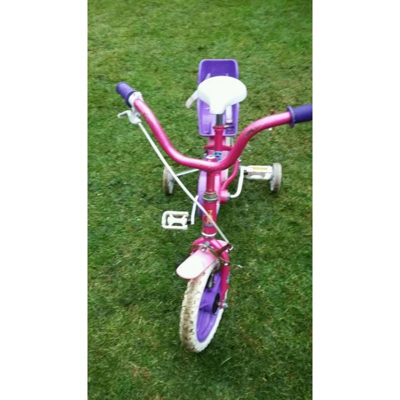 Girls bike with stabilisers