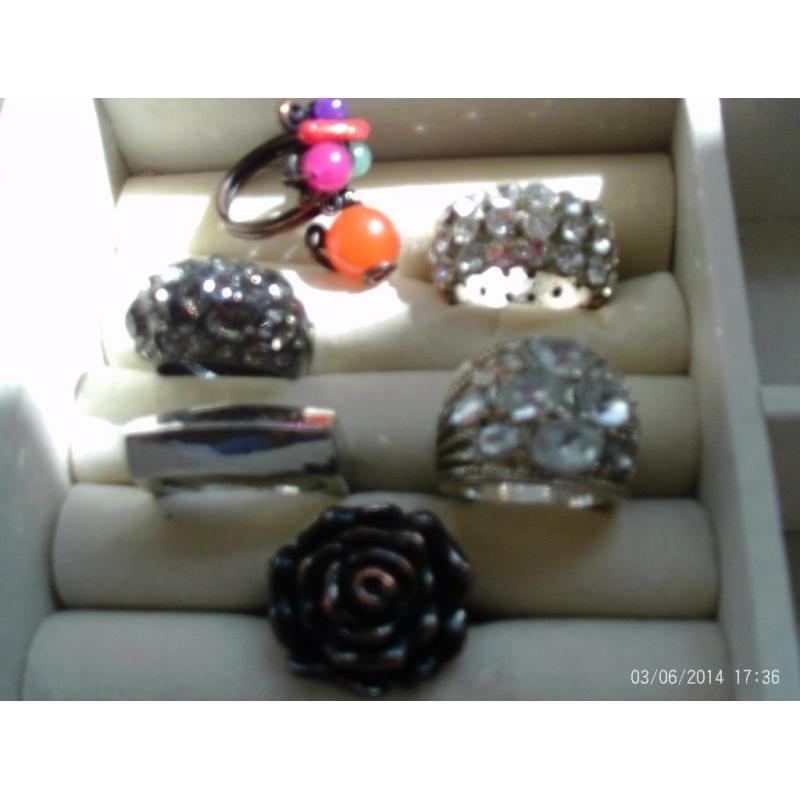 6 costume rings