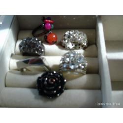 6 costume rings
