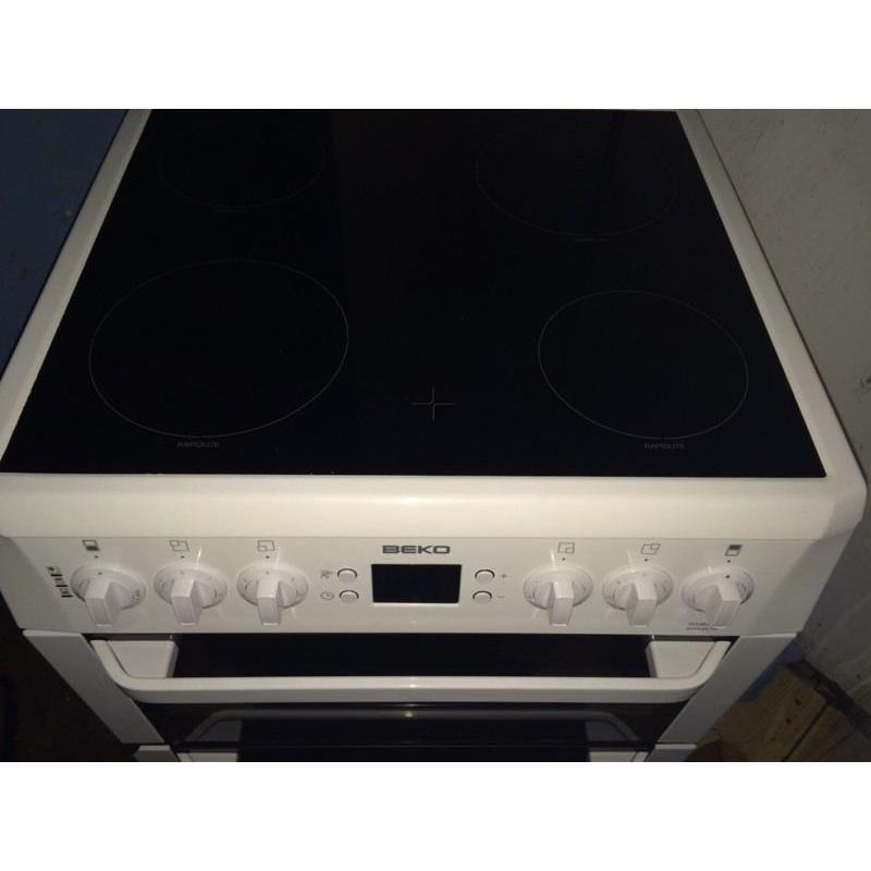 White Beko double oven cooker
