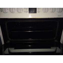 White Beko double oven cooker