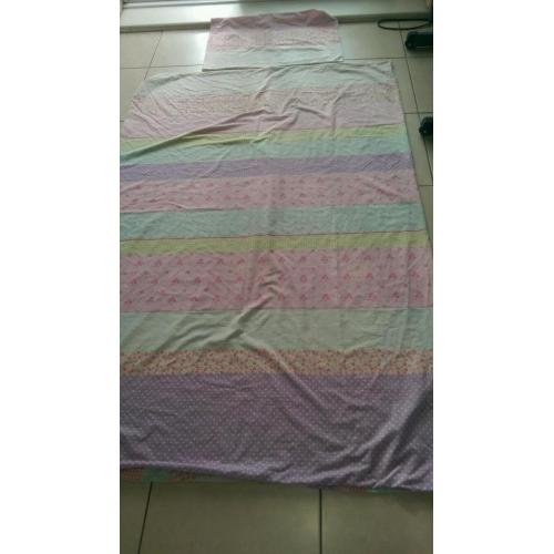 Girls bedroom set, reversible single duvet, curtains etc