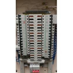 schneider 3 phase distribution board inc various breakers