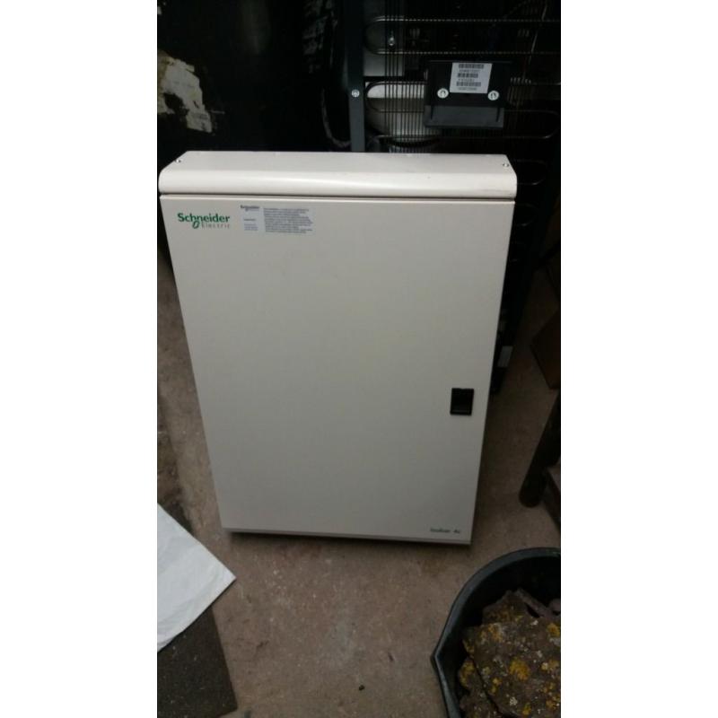 schneider 3 phase distribution board inc various breakers