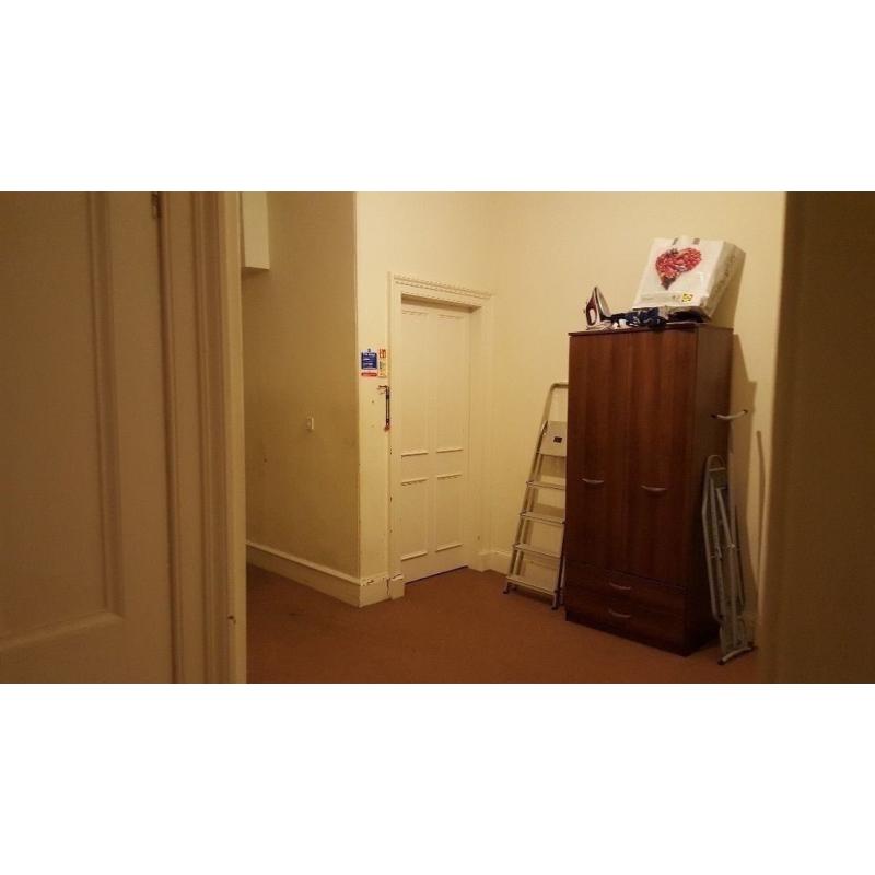 *URGENT* Huge double in the heart of Newington for students