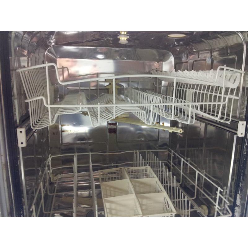 Full size Integrated Dishwasher Whirpool. Delivery availabe:)