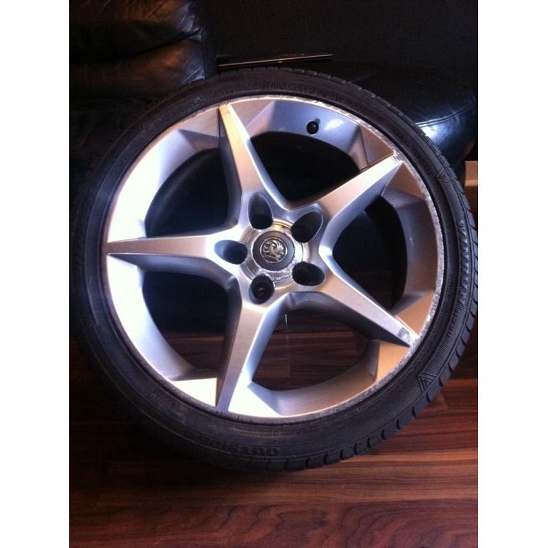 Vauxhall Sri 18 inch alloy and near new tyre