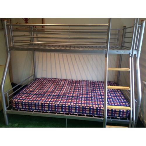 TRIPLE SLEEPER BUNK BED